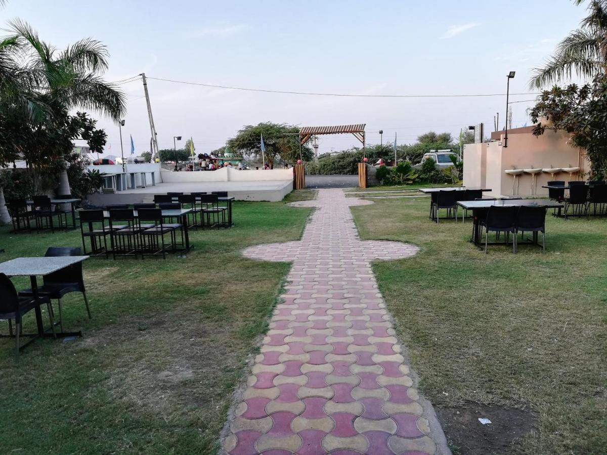 Hotel Shiv Regency Kukma 외부 사진