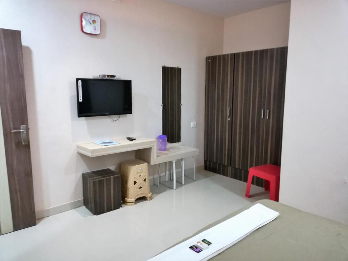 Hotel Shiv Regency Kukma 외부 사진